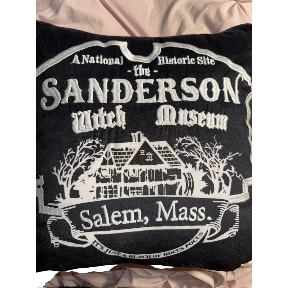 Sanderson Witch Museum Salem Hocus Pocus Throw‎ Pillow Black Velvet Goth Vampire